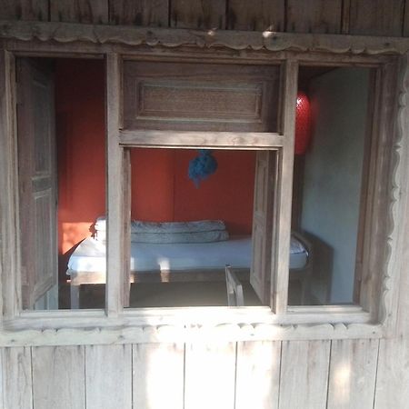 Shanta Ghar A Rustic Guesthouse Chitwan Bagian luar foto