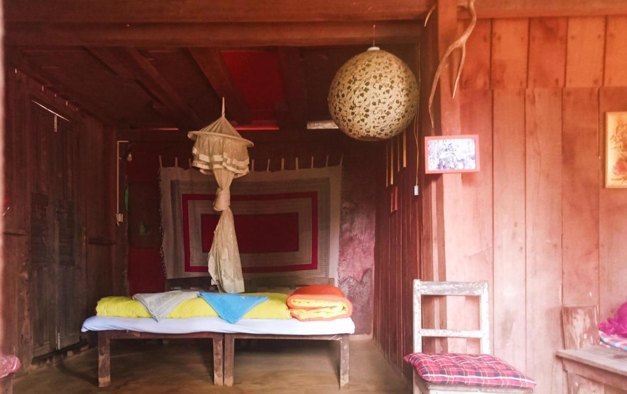 Shanta Ghar A Rustic Guesthouse Chitwan Bagian luar foto