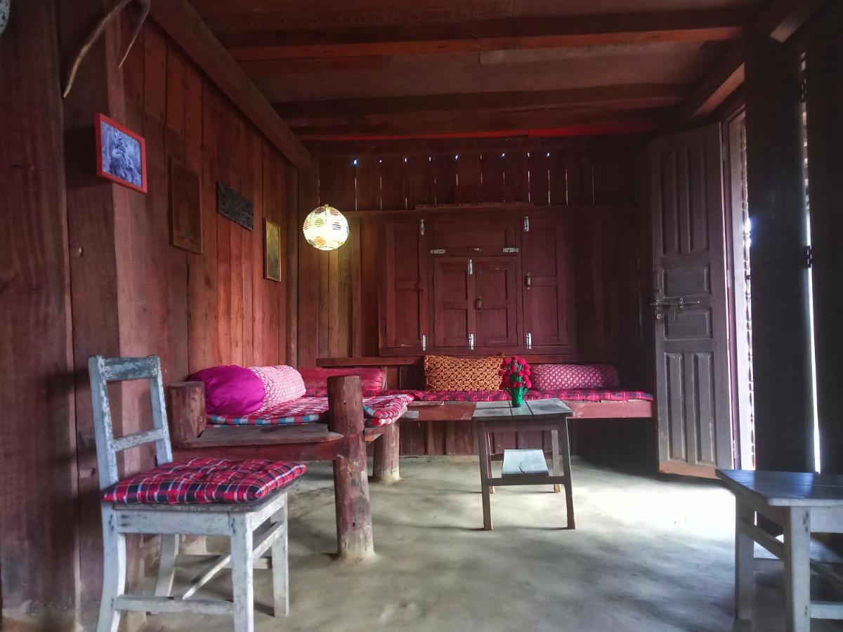 Shanta Ghar A Rustic Guesthouse Chitwan Bagian luar foto