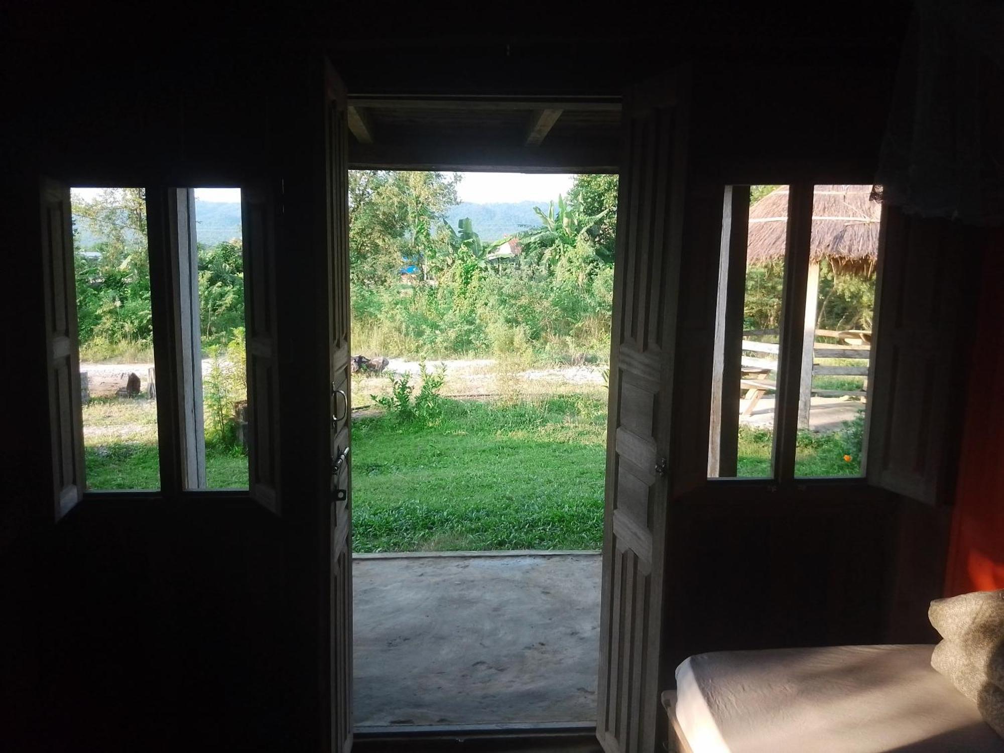 Shanta Ghar A Rustic Guesthouse Chitwan Bagian luar foto