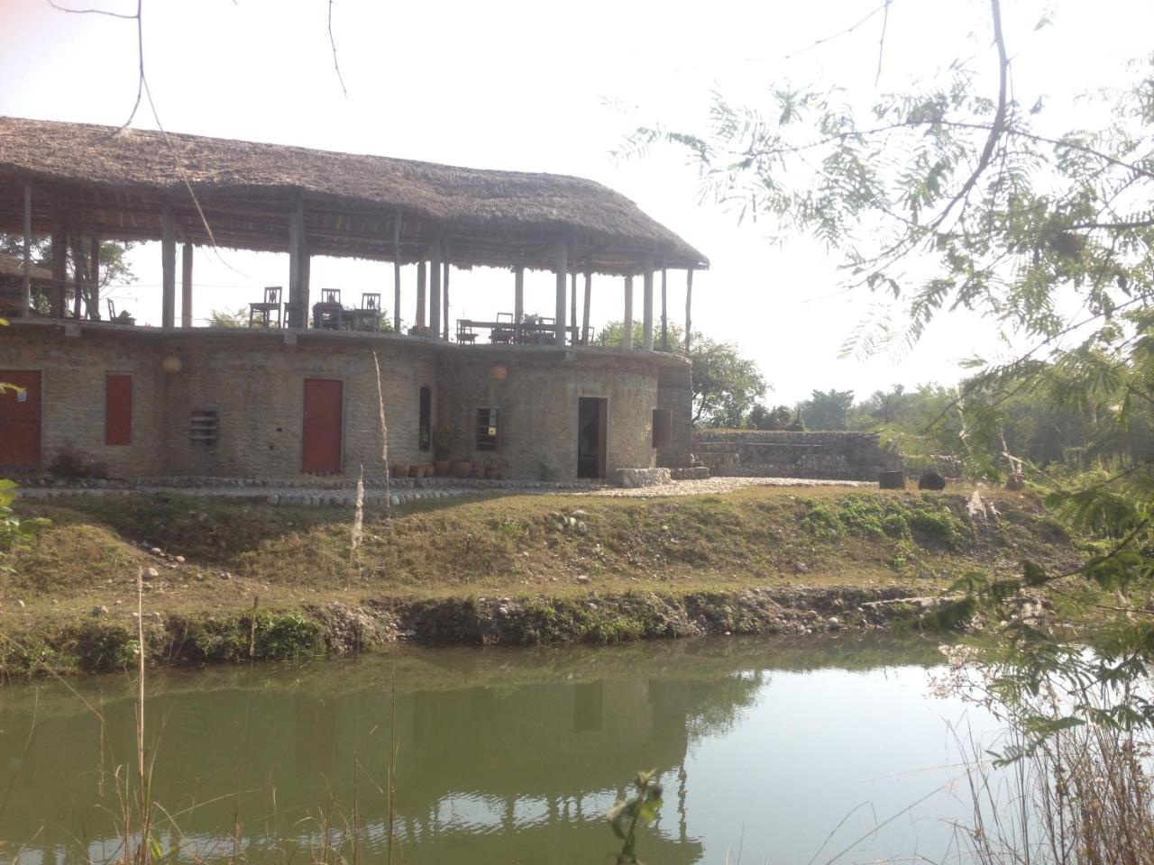 Shanta Ghar A Rustic Guesthouse Chitwan Bagian luar foto