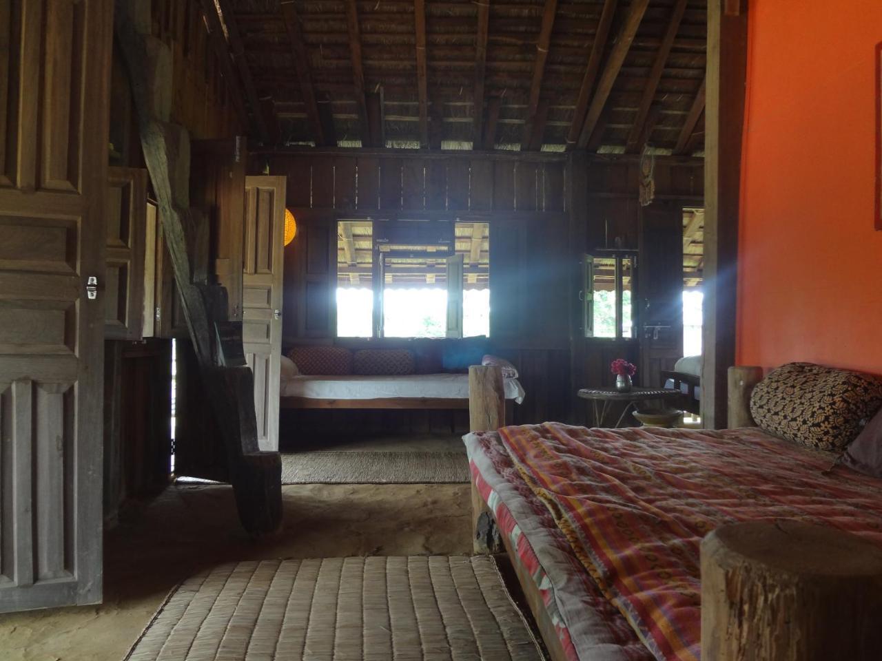 Shanta Ghar A Rustic Guesthouse Chitwan Bagian luar foto