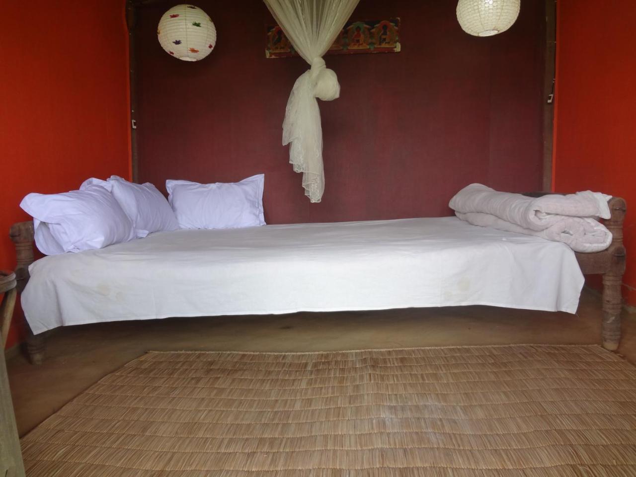 Shanta Ghar A Rustic Guesthouse Chitwan Bagian luar foto
