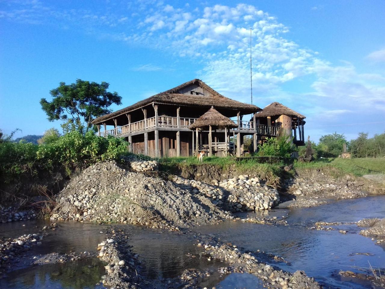 Shanta Ghar A Rustic Guesthouse Chitwan Bagian luar foto