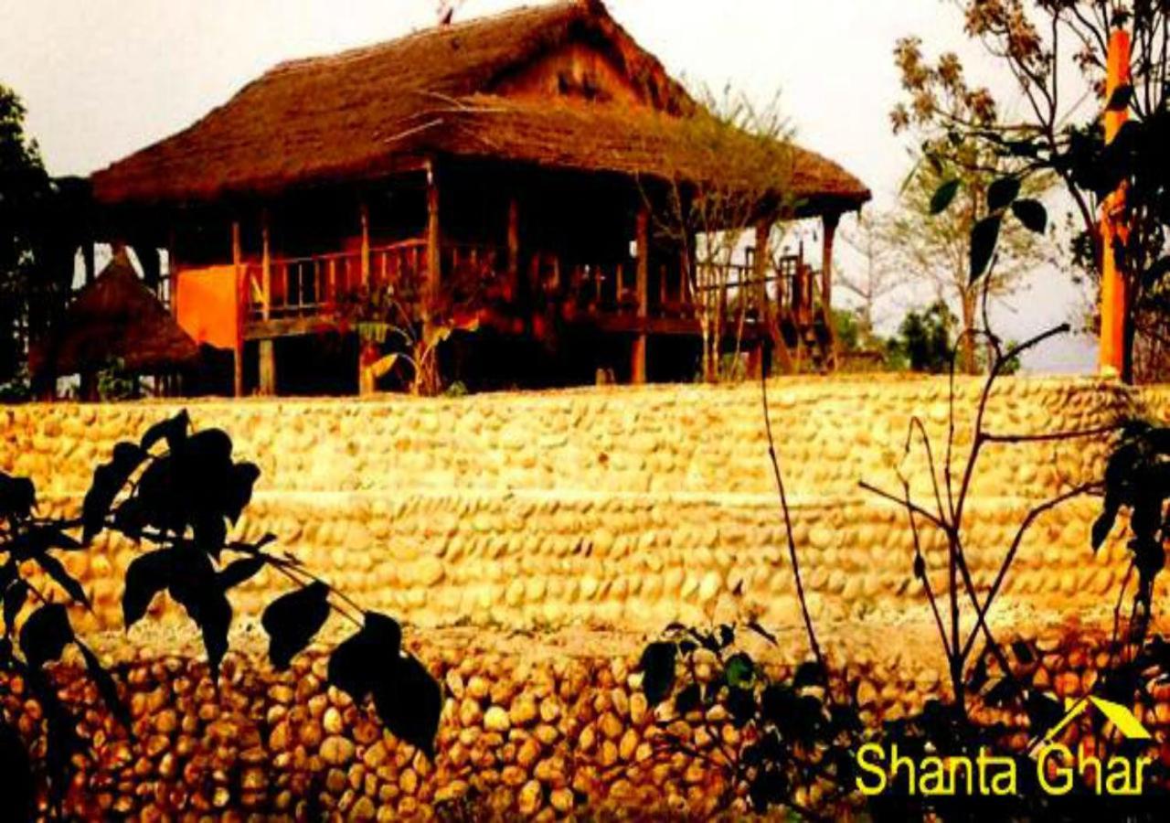 Shanta Ghar A Rustic Guesthouse Chitwan Bagian luar foto